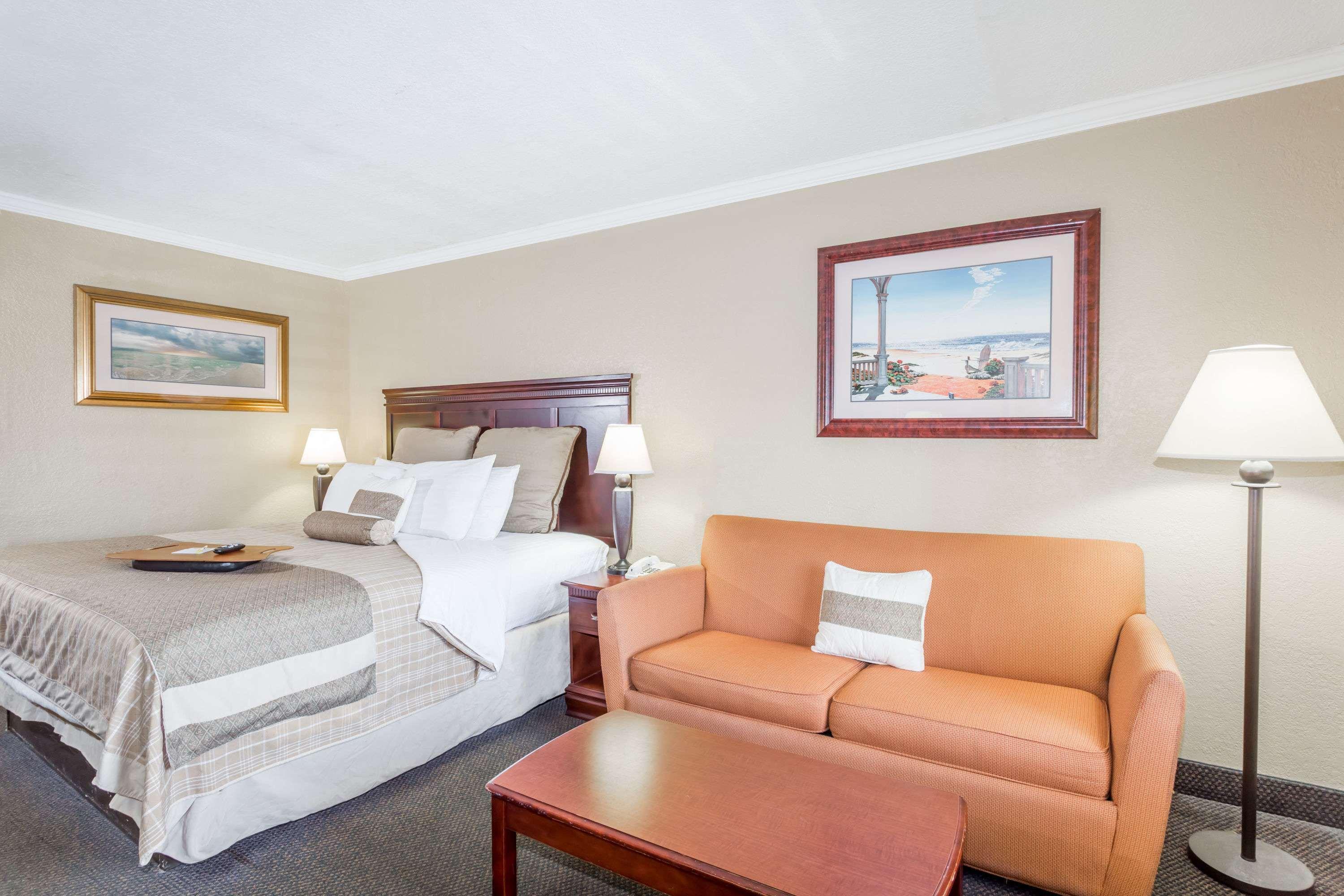 Days Inn By Wyndham Ντέστιν Εξωτερικό φωτογραφία
